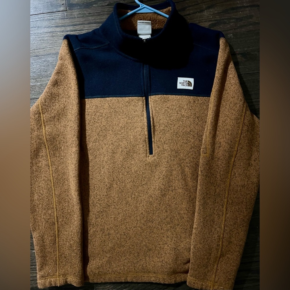 NORTHFACE Mens Medium pullover fleece. Barely worn, no flaws or stains